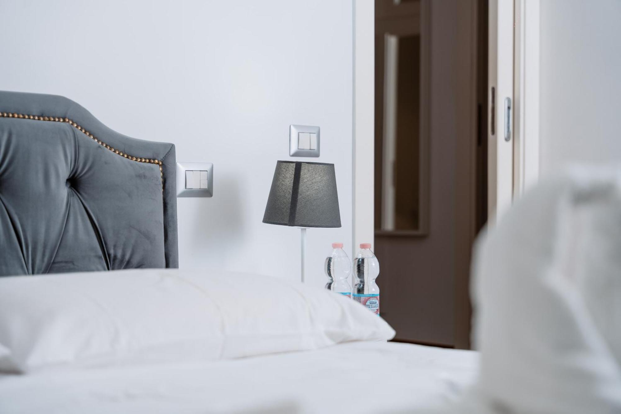 Holiday Home Mar Pacifico Napoli Bagian luar foto