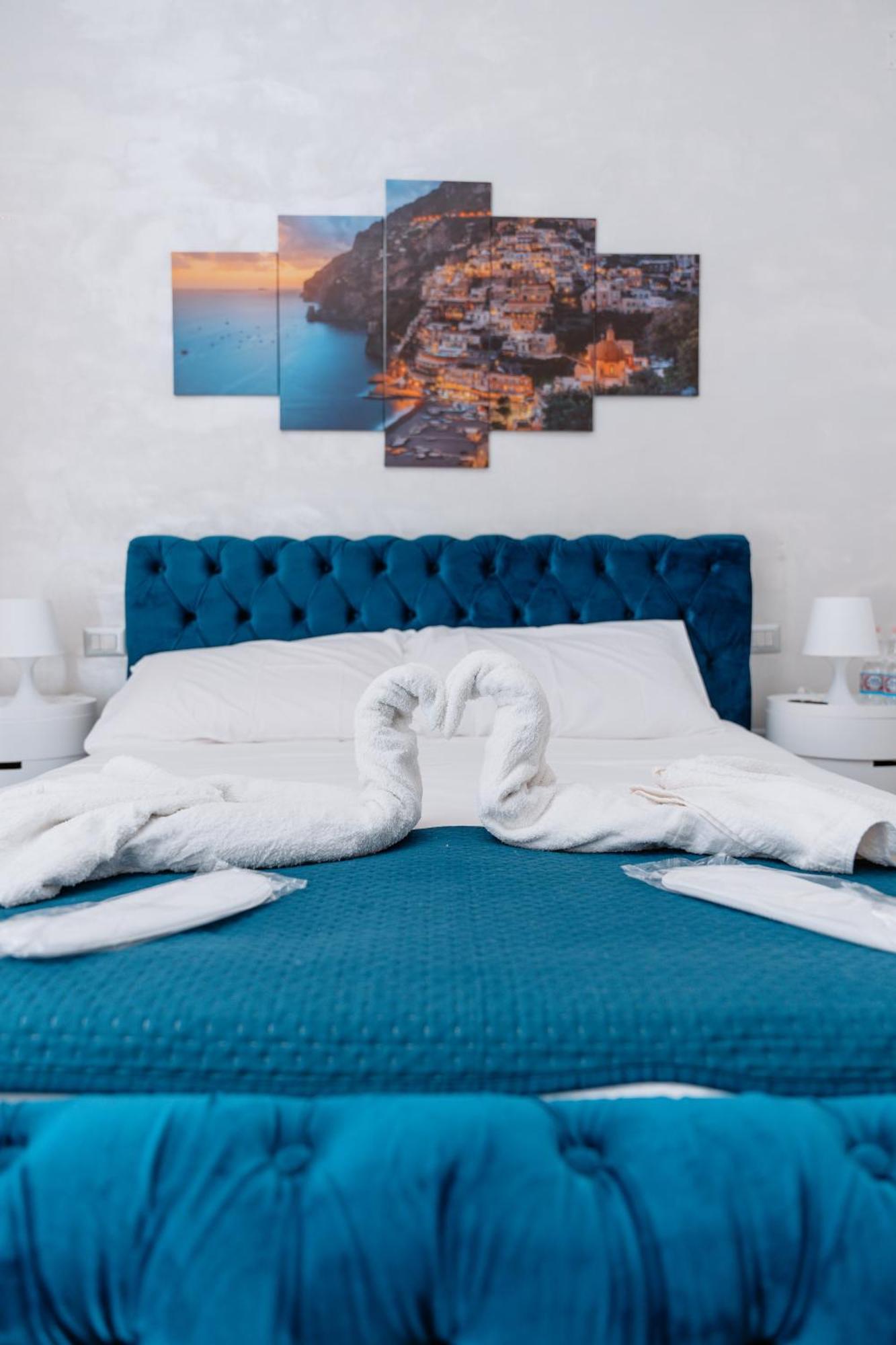Holiday Home Mar Pacifico Napoli Bagian luar foto